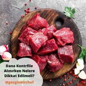 Üzerinde ince ve kremamsı beyaz kapak yağı bulunan taze dana kontrfile kesimi