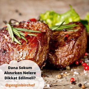 Üzerinde kremamsı beyaz yağ tabakası bulunan taze dana sokum eti