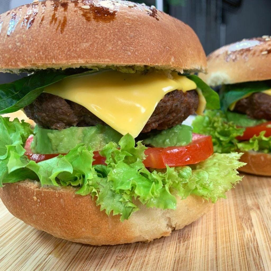 Avokadolu Burger Tarifi & Hamburger Tarifleri