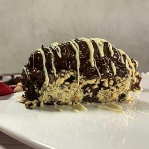Malaga: muzlu, pastacı kremalı, çikolata kaplı kek dilimleri