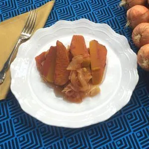 Sirkeli bal kabağı yemeği: soğanlı, sarımsaklı fırın bal kabağı