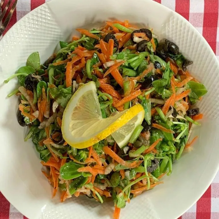 Semizotu Salatası Tarifi & Salata Tarifleri