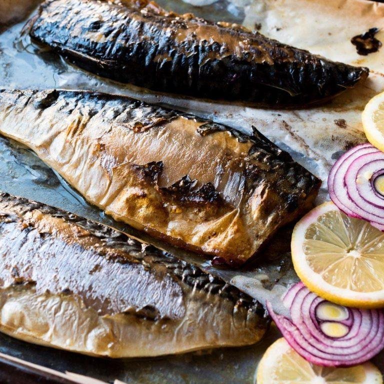 Fırında Uskumru Tarifi – Püf Noktalarıyla 30 Dakikada Hazır, Pratik ve Lezzetli!