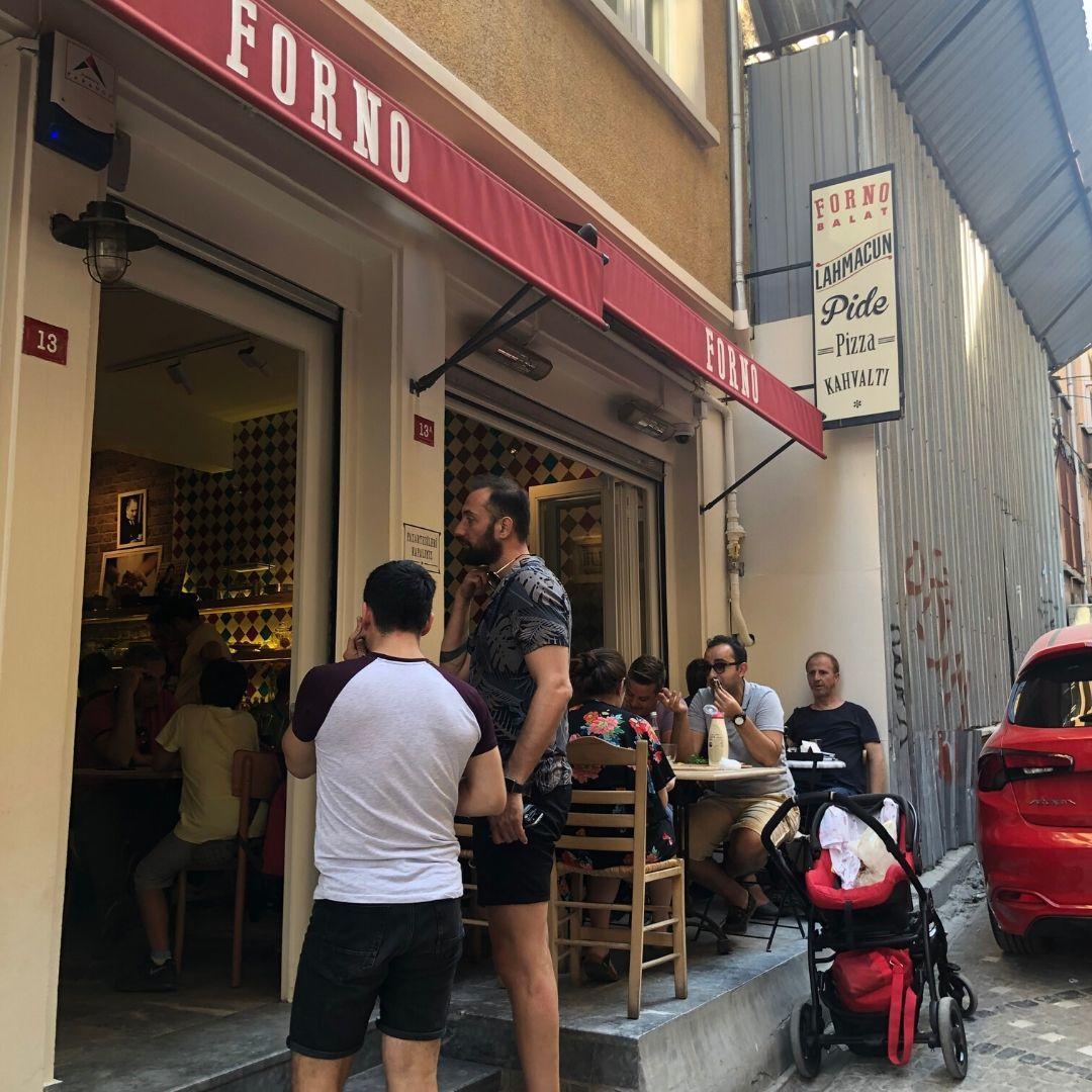 Forno Balat dış cephe ve sokak oturması, Fener Kireçhane Sokak
