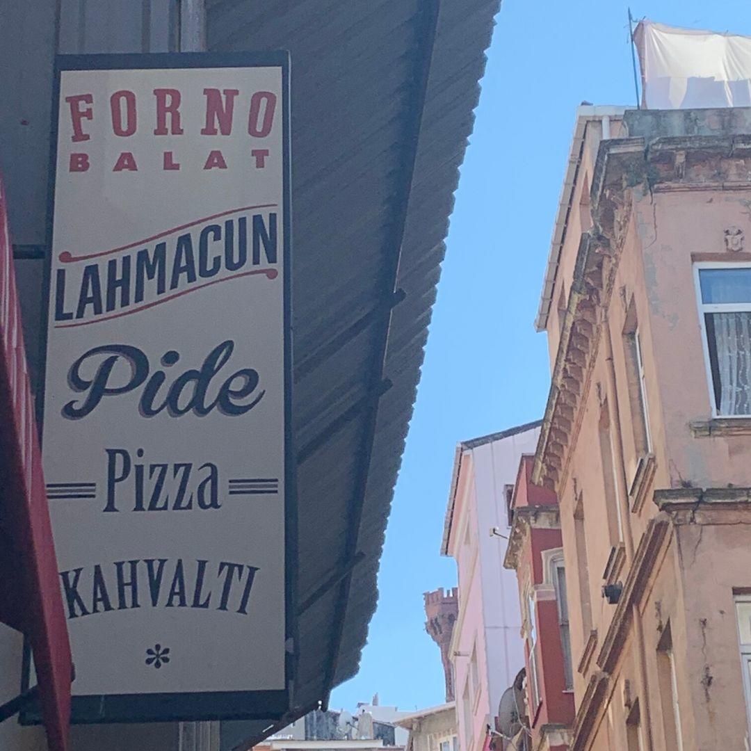 Forno Balat tabelası ve mekânın Balat sokaklarındaki konumu