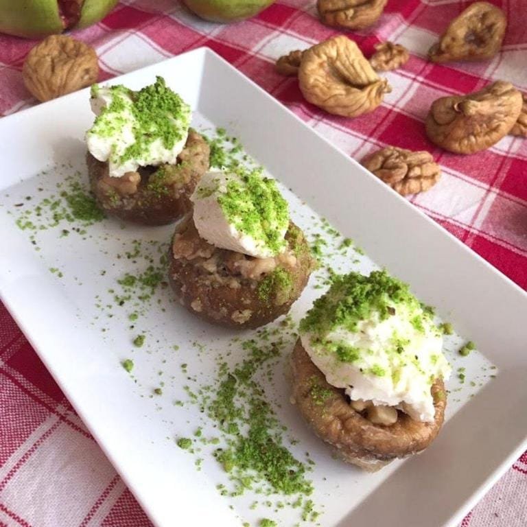 Sütlü İncir Dolması Tarifi & Tatlı Tarifleri