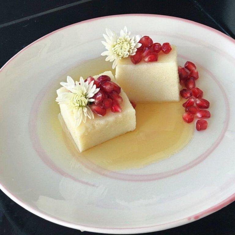 Şeftali Soslu İrmik Tatlısı Tarifi & tatlı tarifleri & irmik helvası & Tatlı Tarifleri