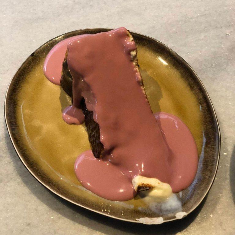 Ruby çikolatalı San Sebastian cheesecake, Viyana Kahvesi Galata