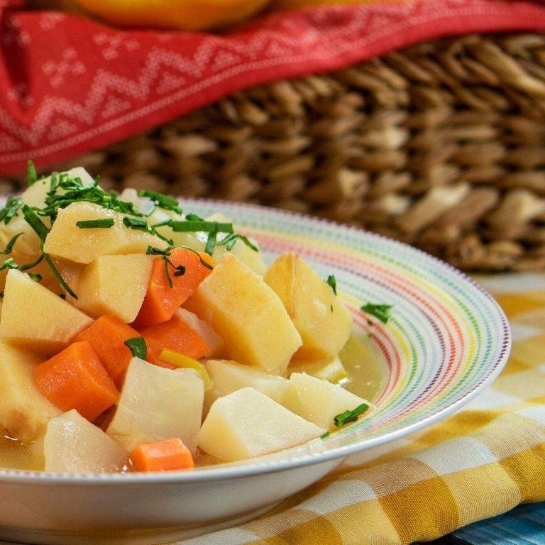 Ayvalı kereviz tarifi & sebze yemekleri & vegan yemekler