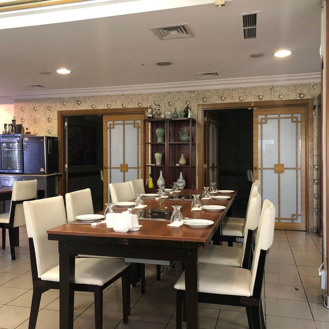 Seorabeol iç mekân: bölmeli masalar ve özel yemek odaları