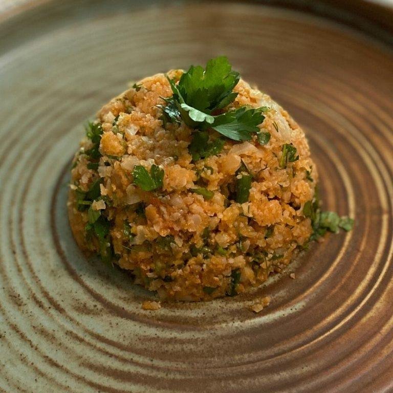 Karnabahar Kısırı Tarifi: 10 Dakikada Pratik ve Düşük Kalorili Lezzet!