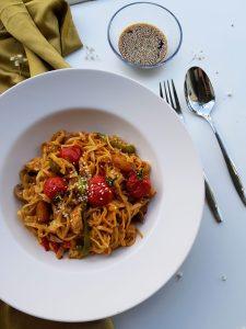 Soya Soslu Tavuklu Noodle Tarifi