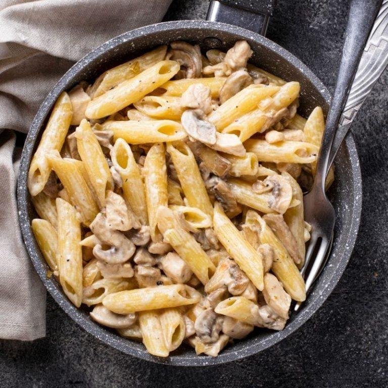 Kremalı Mantarlı Makarna Tarifi & Kremalı Mantarlı Makarna Yapılışı