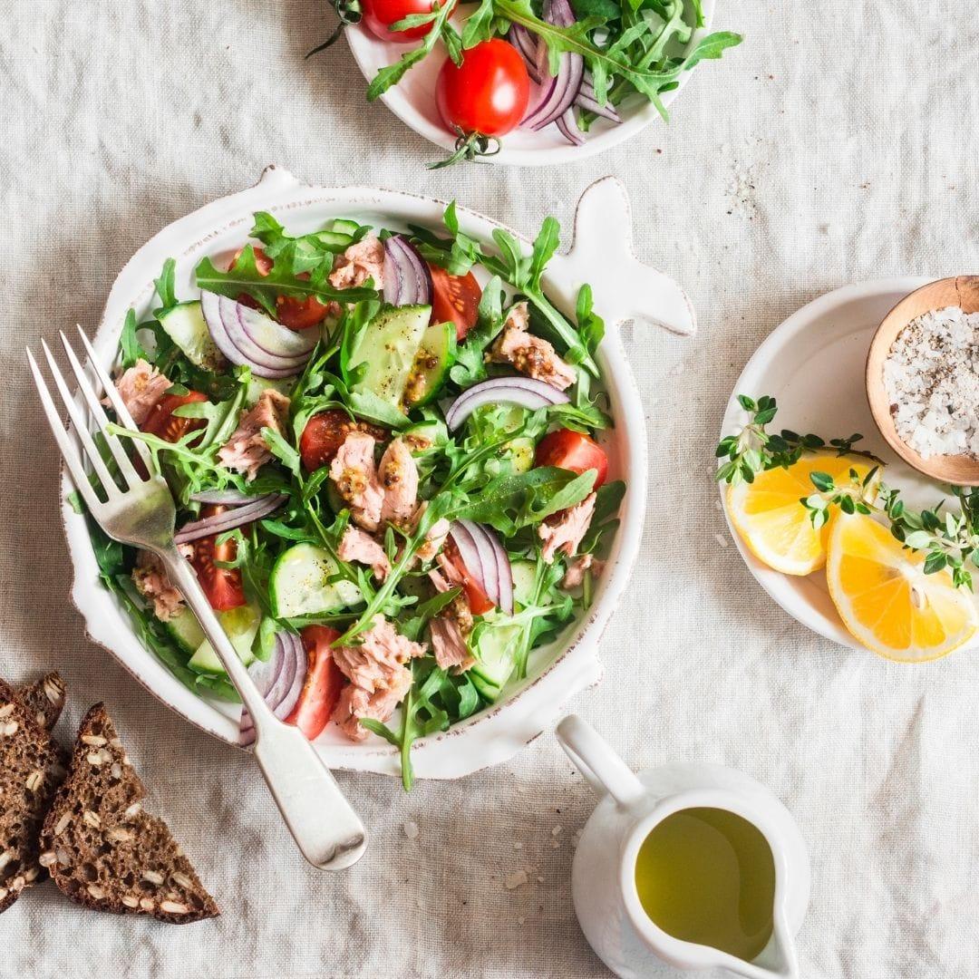 Ton Balıklı Avokadolu Salata Tarifi Ton Balıklı Avokadolu Salata nasıl Yapılır?