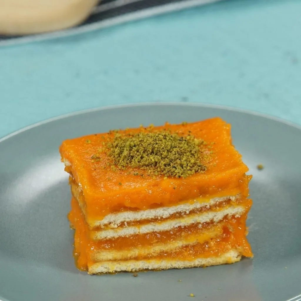 Havuç rüyası tatlısı; havuçlu portakallı harç ve petibör bisküvi katlı soğuk tatlı