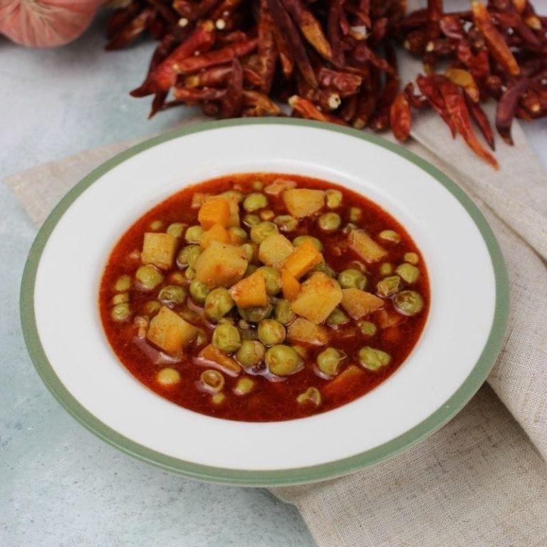 Bezelye Yemeği Tarifi: 30 Dakikada Hazır, Pratik ve Lezzetli Püf Noktalarıyla