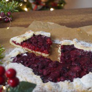 Frambuazlı galette; çıtır hamurlu, frambuaz dolgulu, rustik biçimli Fransız turtası