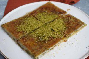 Mürdüm Eriği Reçeli Tarifi: Ev Yapımı Lezzet Baklava Yufkasıyla Katmer Tarifi