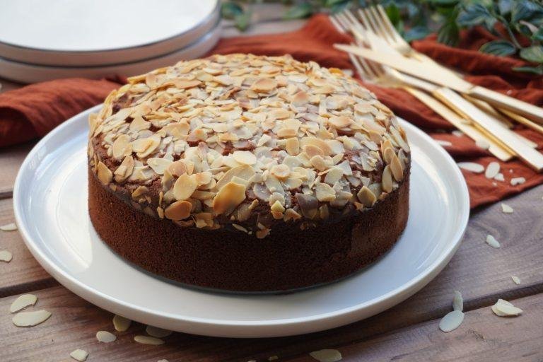 Badem Unlu Kek Tarifi: Püf Noktalarıyla 60 Dakikada Hazır