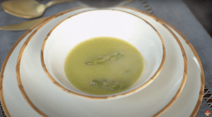 Parmesanlı Kuşkonmaz Çorbası Tarifi