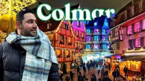 Colmar Noel pazarları ve kanal kenarındaki renkli evler