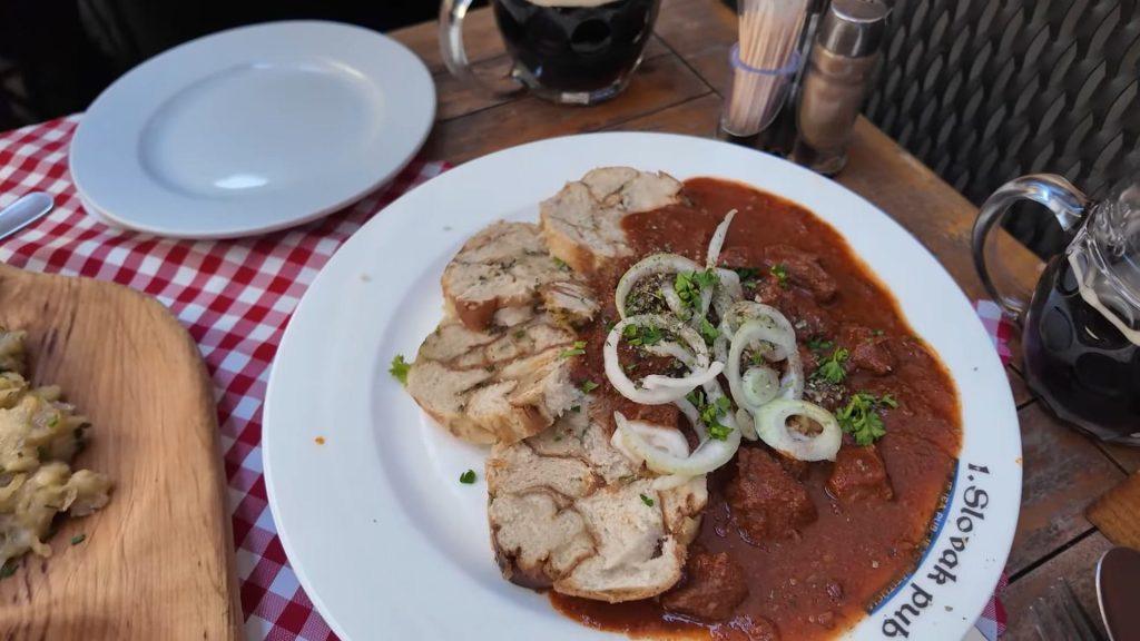 Slovak Pub Bratislava: Otantik Slovak Mutfağı 