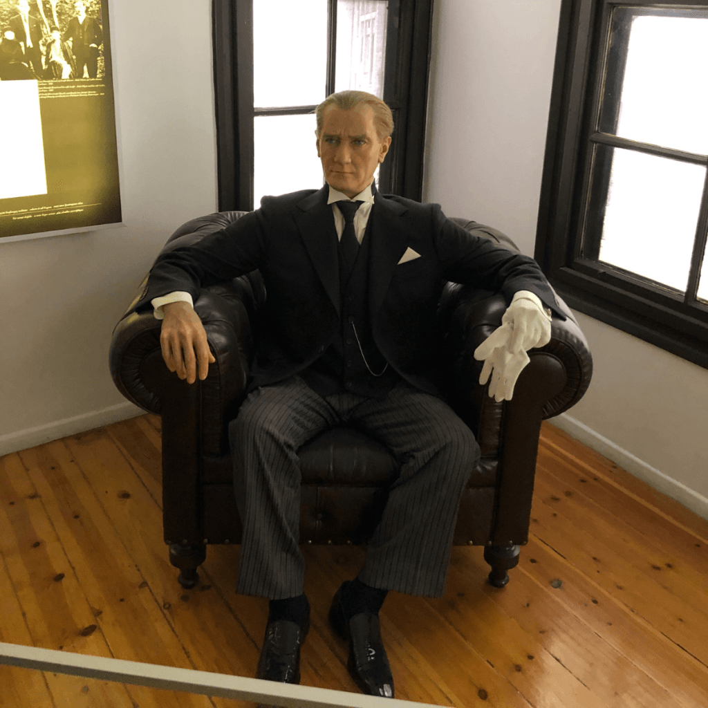 Atatürk'ün Doğduğu Ev: Selanik'teki Atatürk Evi’nde Bir Tarih Yolculuğu Atatürk'ün Doğduğu Ev: Selanik'teki Atatürk Evi’nde Bir Tarih Yolculuğu