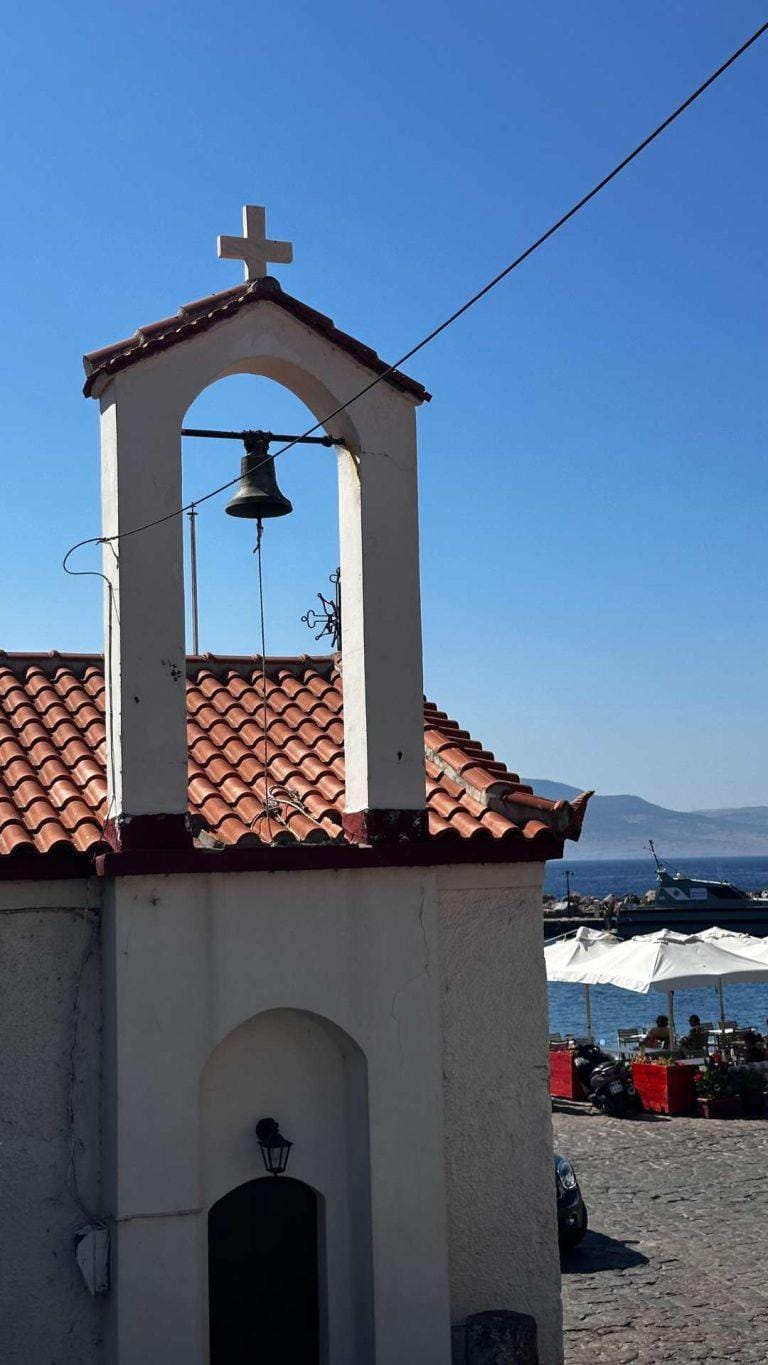 Midilli Molivos'ta taş kilise ve çan kulesi