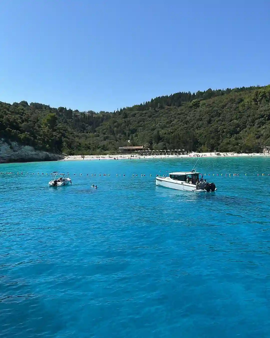 Paxos & Antipaxos VLOG ve Gezi Rehberi Paxos adasındaki etkileyici mavi deniz mağarası