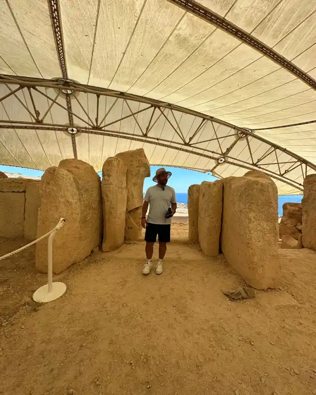 Malta Hagar Qim megalitik tapınakları kalıntıları