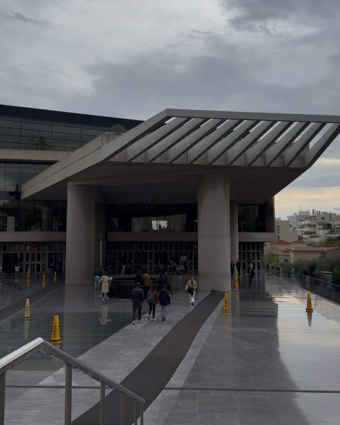 Akropolis Müzesi: Tarihin Camla Buluştuğu Yer