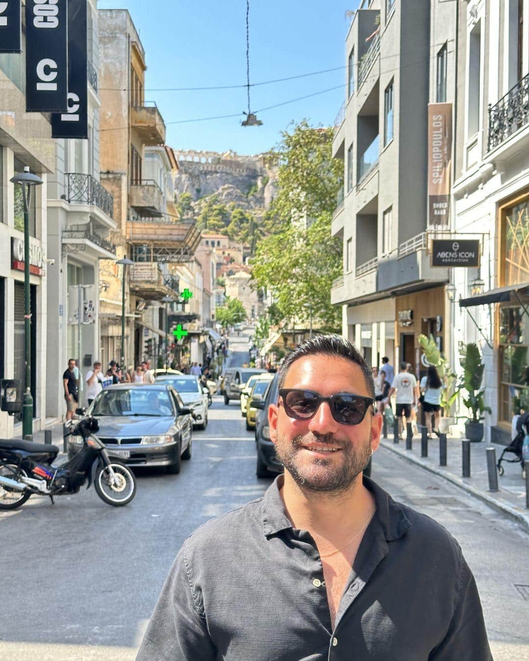 Atina Gezilecek Yerler Listesi: Haritalı ve Detaylı Anlatım Ermou Caddesi: Atina'nın Kalbinde Alışveriş Rehberi