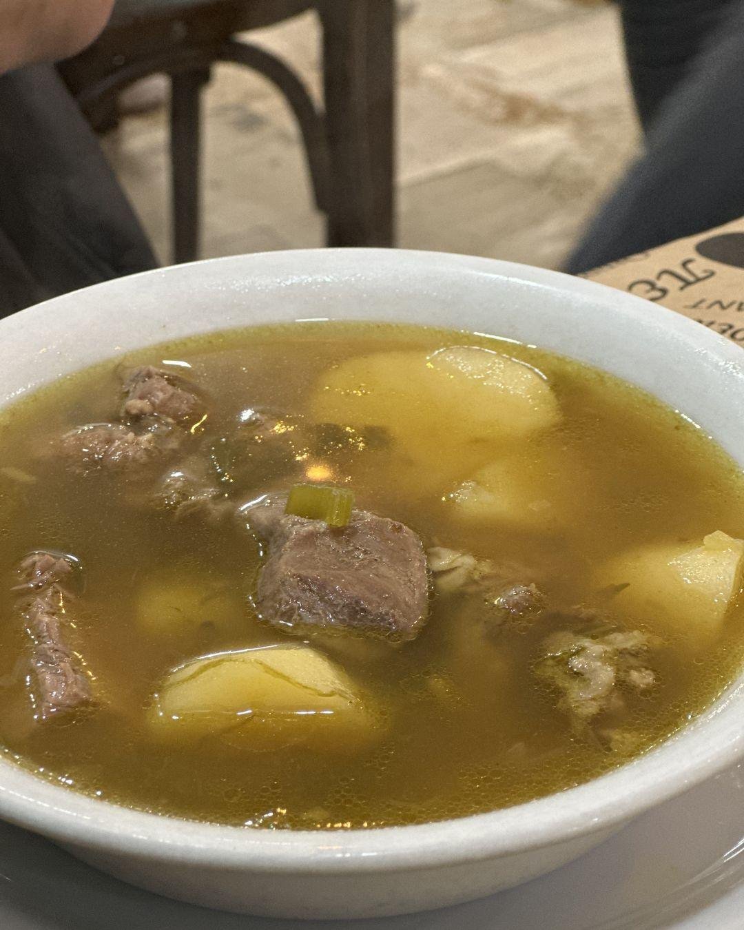 Oinomageireio Epirus: Atina Pazarında Tarihi Lezzet Durağı