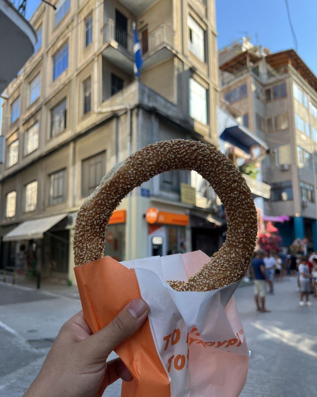 To Koulouri of Psirri: Atina'nın Tarihi Simit Fırını