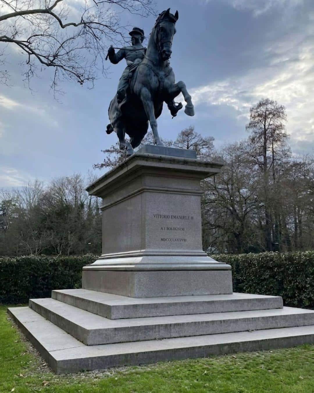 Bolonya (Bologna) Gezilecek Yerler Listesi: Haritalı ve Detaylı Anlatım Giardini Margherita Bologna: Gizli Etrüsk Mezarları, Piknik ve Şehrin Gerçek Yüzü