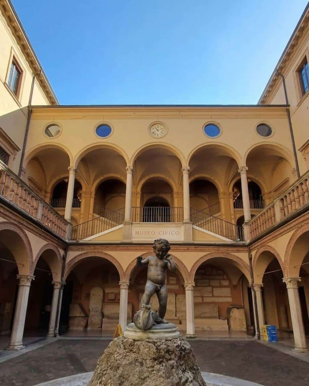 Bolonya (Bologna) Gezilecek Yerler Listesi: Haritalı ve Detaylı Anlatım Bologna Arkeoloji Müzesi: Etrüsk Hazineleri ve İtalya'nın En İyi Mısır Koleksiyonu