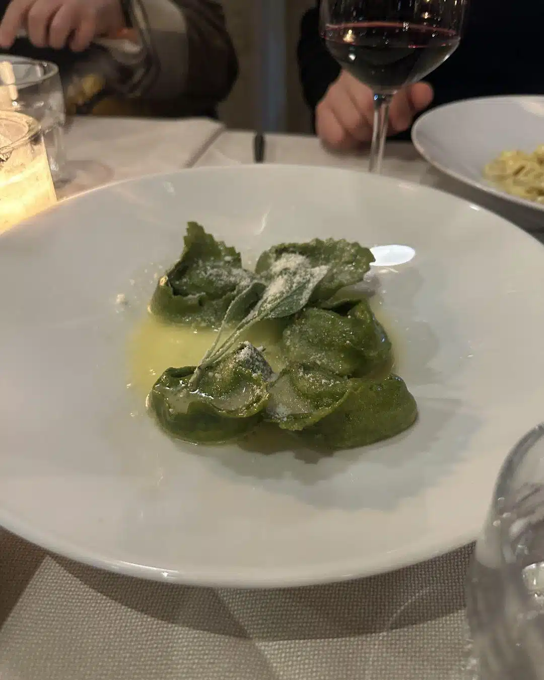 Buca San Petronio Bologna: Tortellini Fondü ve Tarihi Pasaj Restoranı