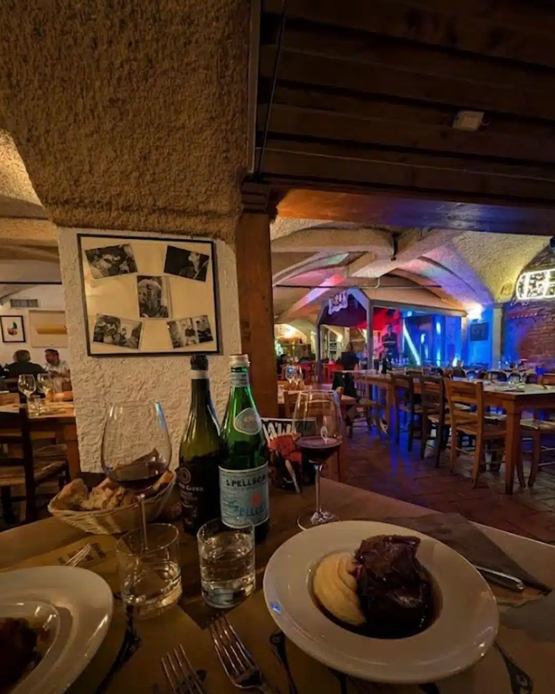 Cantina Bentivoglio Bologna: Saray Mahzeninde Canlı Jazz ve Şarap