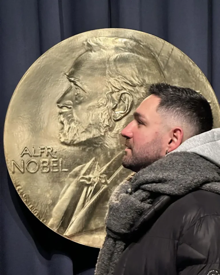 Stockholm Nobel Ödülü Müzesi Alfred Nobel madalya sergisi
