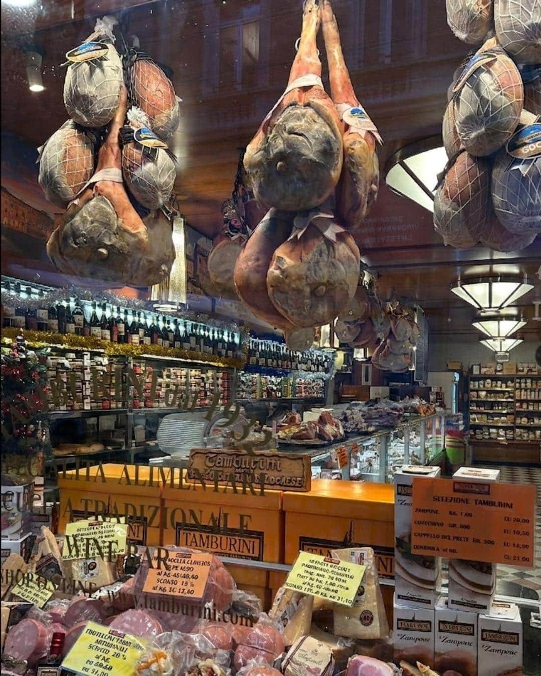 Bolonya (Bologna) Lezzet Durakları: Yeme İçme Rehberi ve En İyi Restoranlar Tamburini Bologna 1930: Mortadella Sandviç ve Emilia-Romagna Şarküterisi