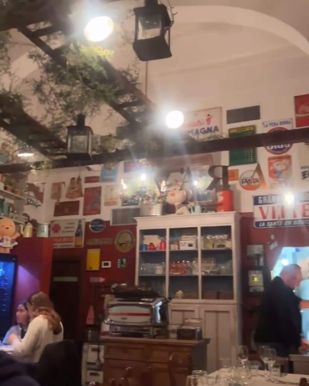 Bolonya (Bologna) Lezzet Durakları: Yeme İçme Rehberi ve En İyi Restoranlar Trattoria La Montanara Bologna: Nostaljik Aile İşletmesi — Gramigna, Cotoletta, Via Augusto Righi