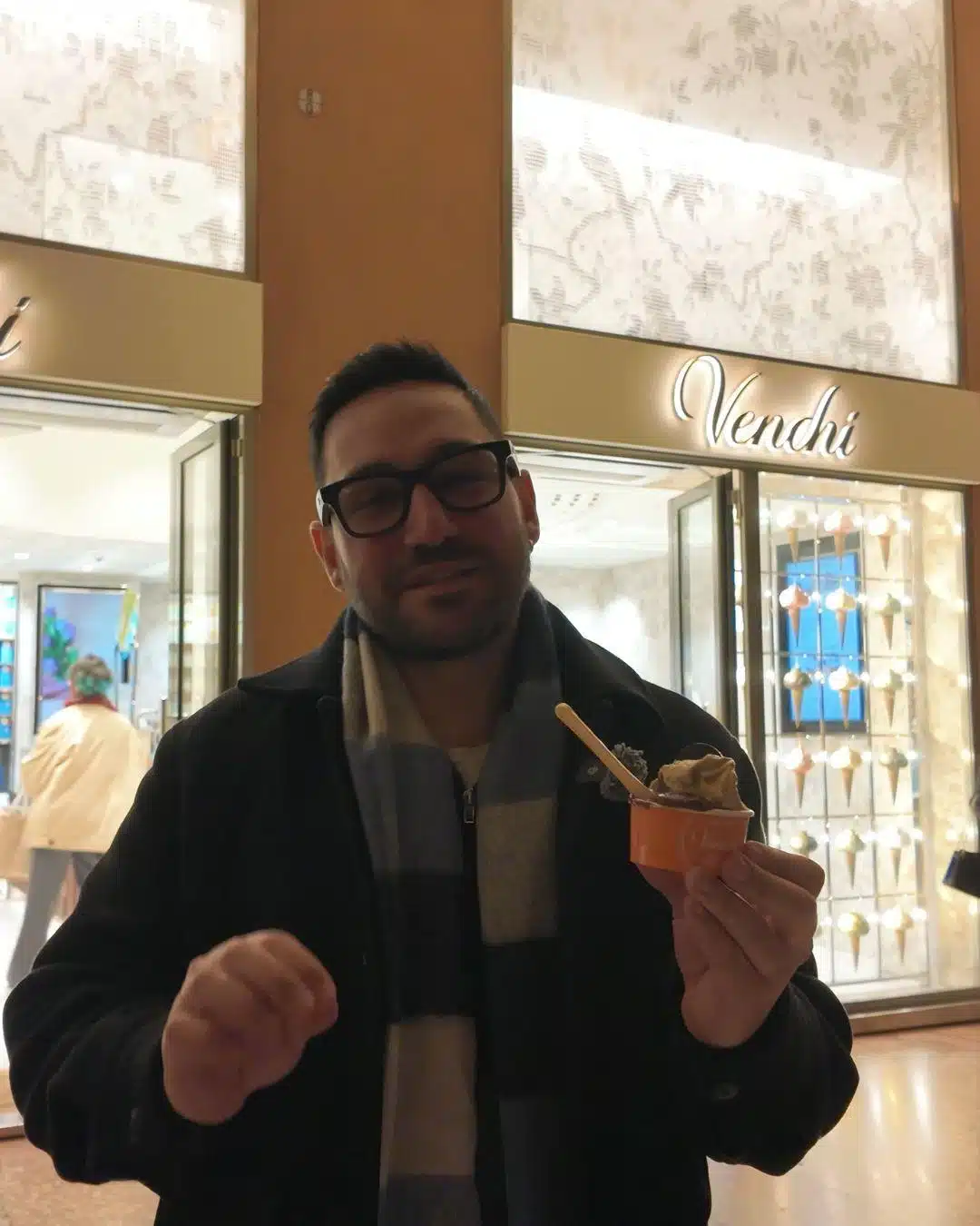 Venchi Gelato Bologna: Fıstık ve Çikolata - İtalya'nın En İyi Dondurma Zinciri