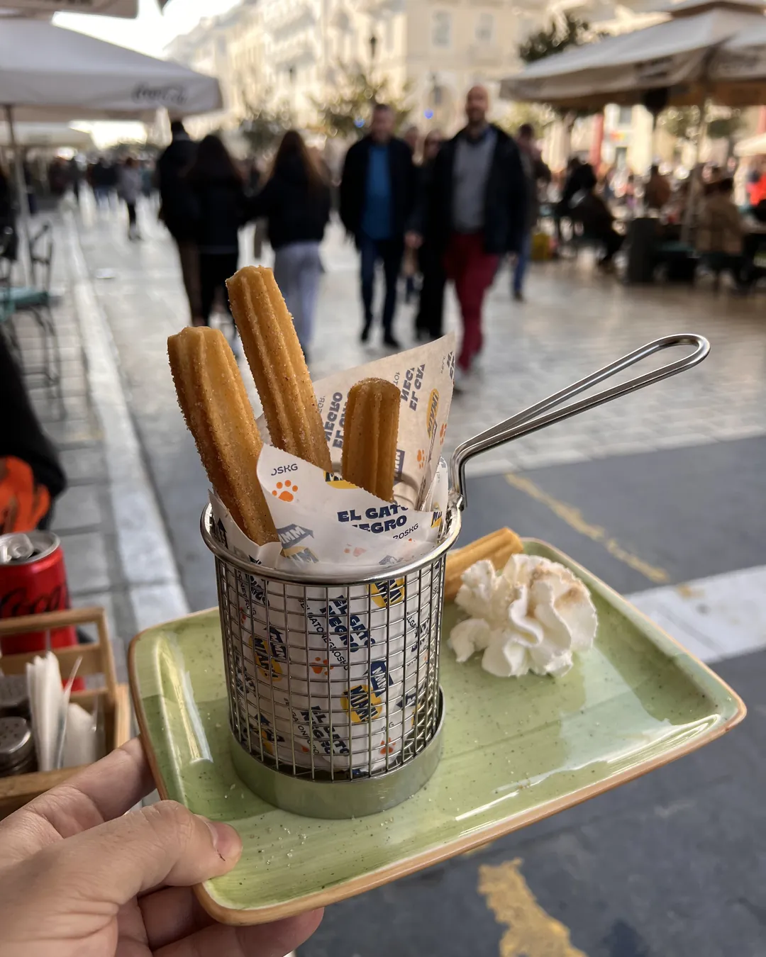 Selanik Lezzet Durakları: Ne Yenir, Nerede Yenir? (2026) El Gato Negro: Gyros'un Yanında Churros Molası