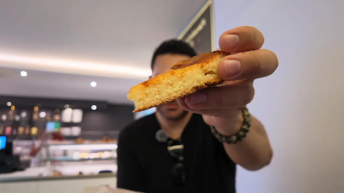 İbiza’nın meşhur tatlısı Flaó: Pastelería Vadell’de bir dilim naneli peynirli tart