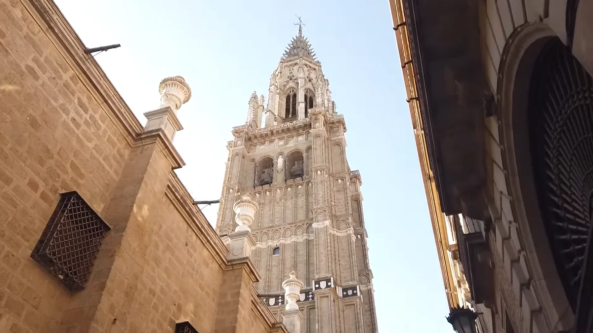 Toledo Katedrali'nin çan kulesi