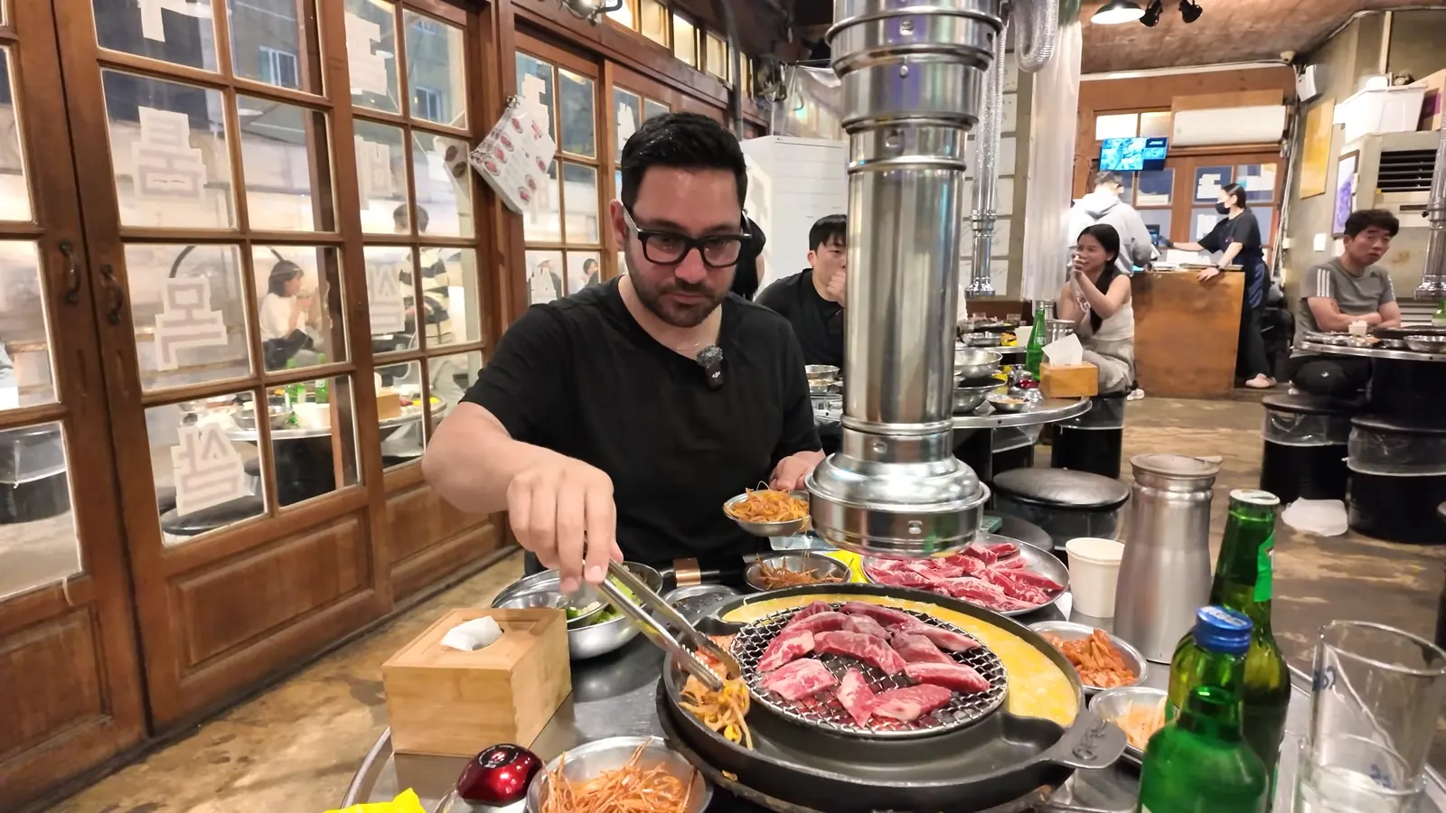 Obanjang’da masadaki ızgarada Kore mangalı, Busan