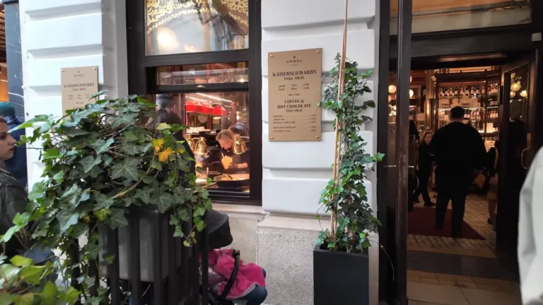 Kaiserschmarrn takeaway sign at the Demel entrance