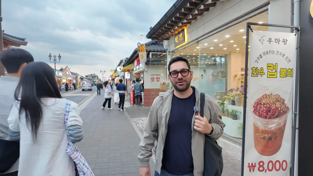 Gyeongju Hwangnidan-gil caddesi