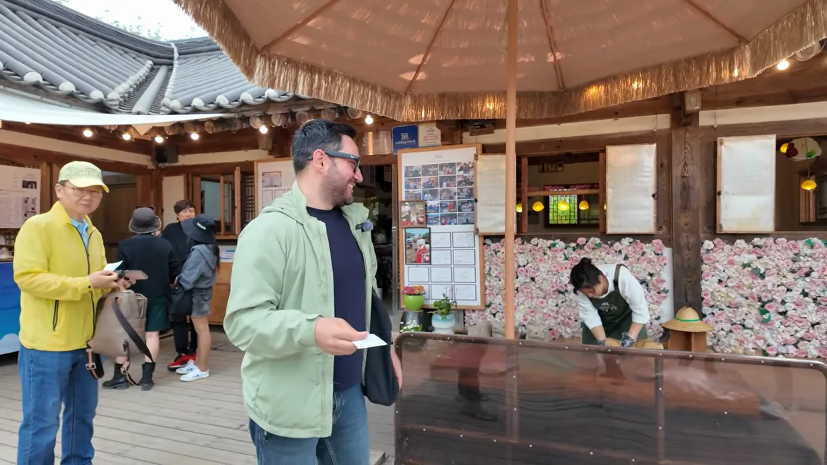 Gyeongju'da pirinç keki yapımı