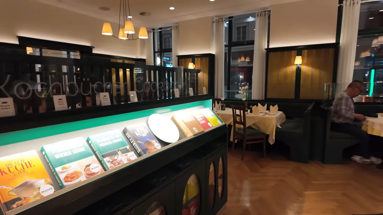 Cookbook display and dining room on the ground floor of Plachutta Wollzeile